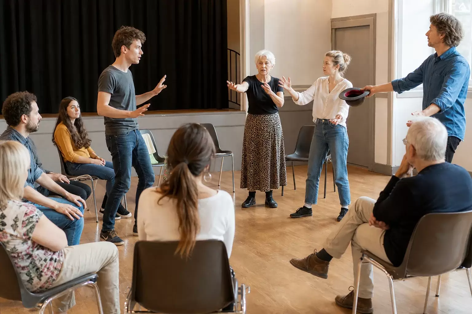 Célébrer la Journée mondiale du théâtre à l'école ou en association